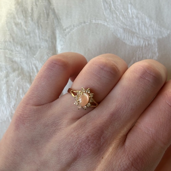 Fashion Jewelry Jewelry - Pink Shimmer Gemstone Gold Ring